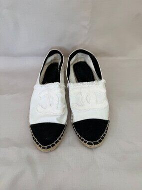 Authentic Chanel CC Canvas Espadrilles White Black Cap Toe Flats 39 11P Spain